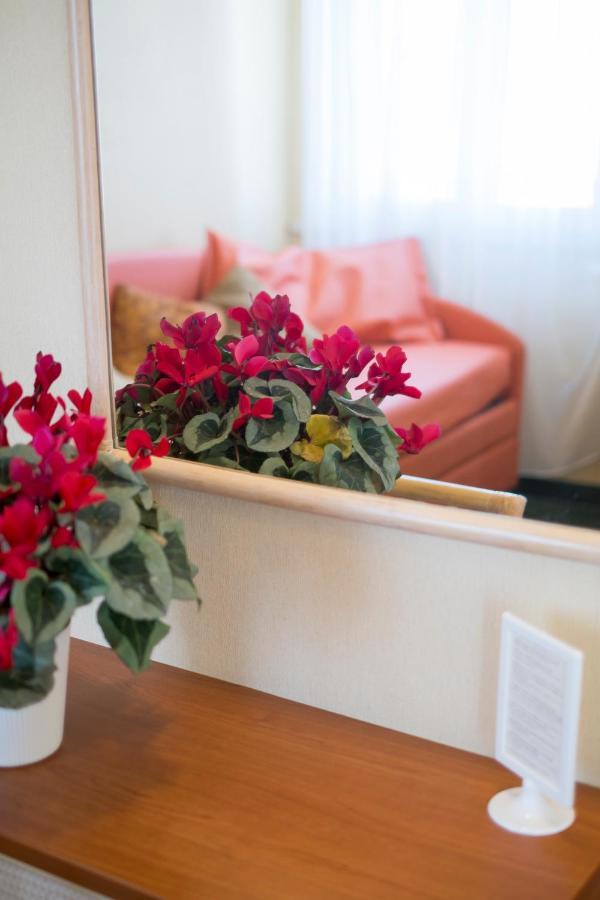 Hotel Crosal Rimini Extérieur photo