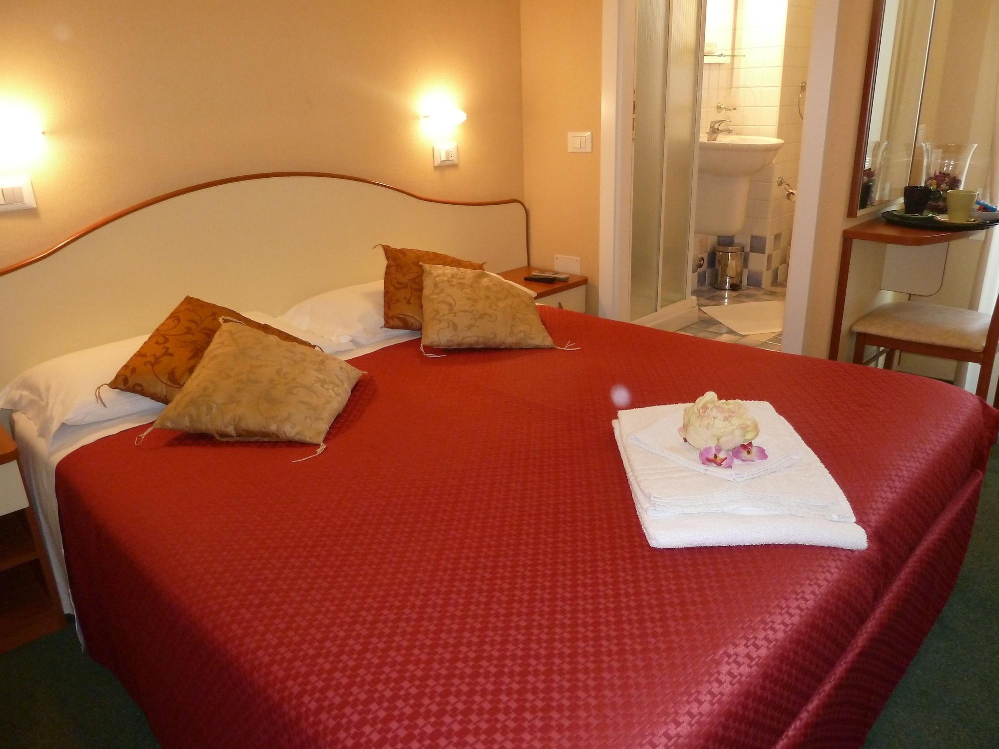 Hotel Crosal Rimini Extérieur photo